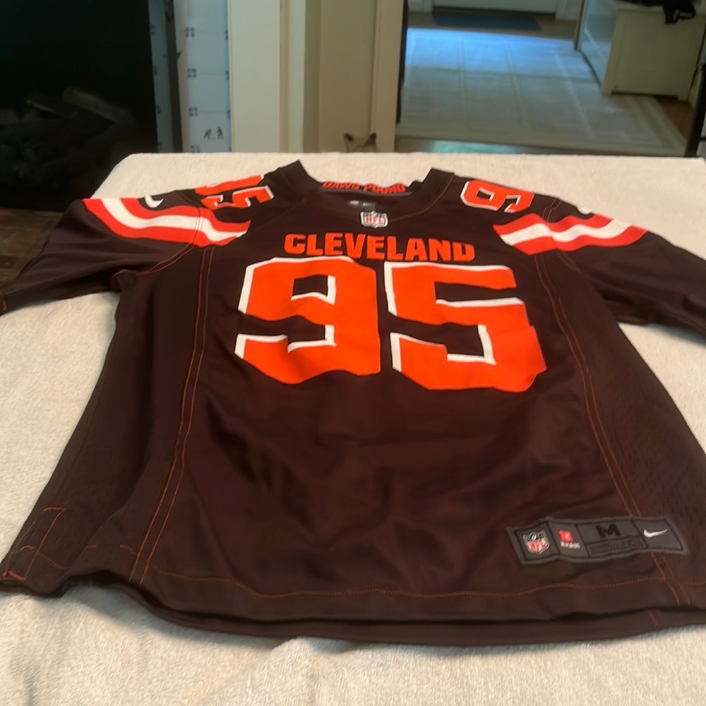 Cleveland Brown jersey. MEDIUM